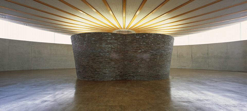 Skulpturenhalle, 2014/16, Photo: Nic Tenwiggenhorn, © VG Bild-Kunst, Bonn 2016